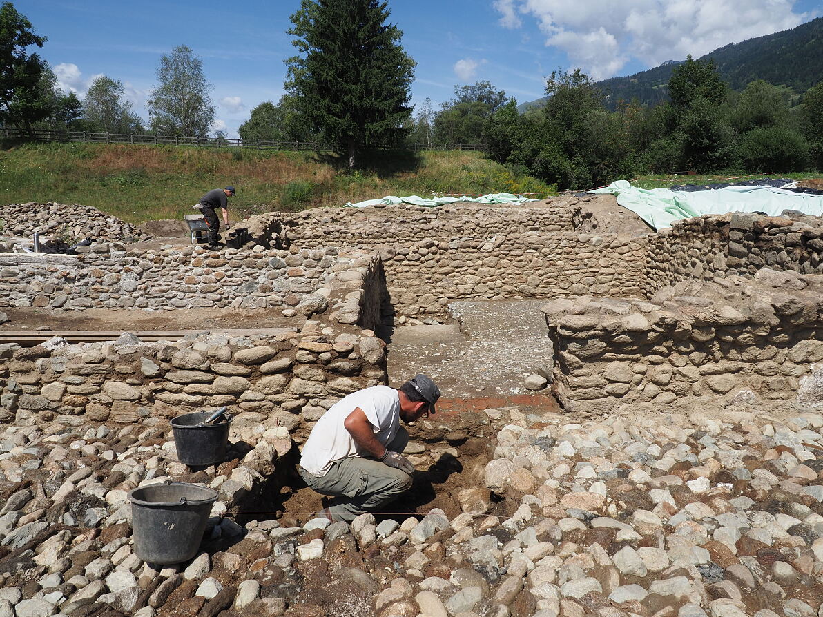 Archäologen bei der Arbeit in Aguntum 