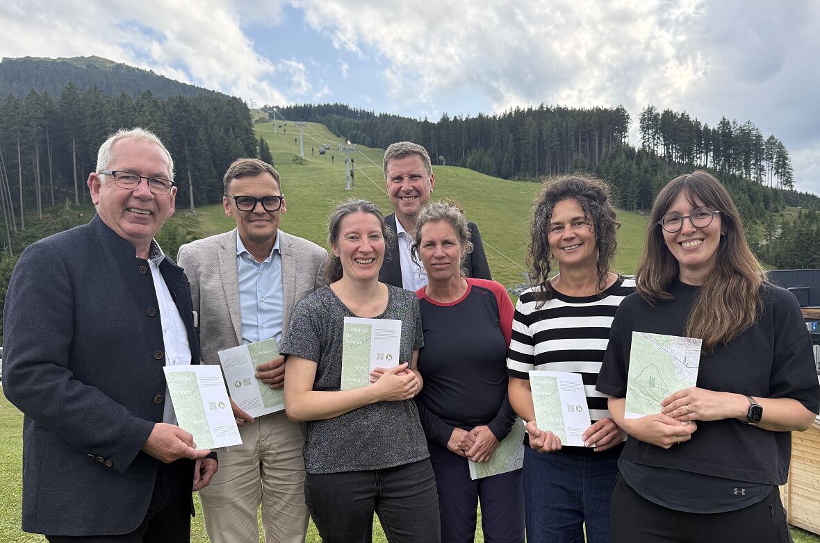 DenkmalfuerSchnee_Gruppenfoto_c_TLM_Fritz