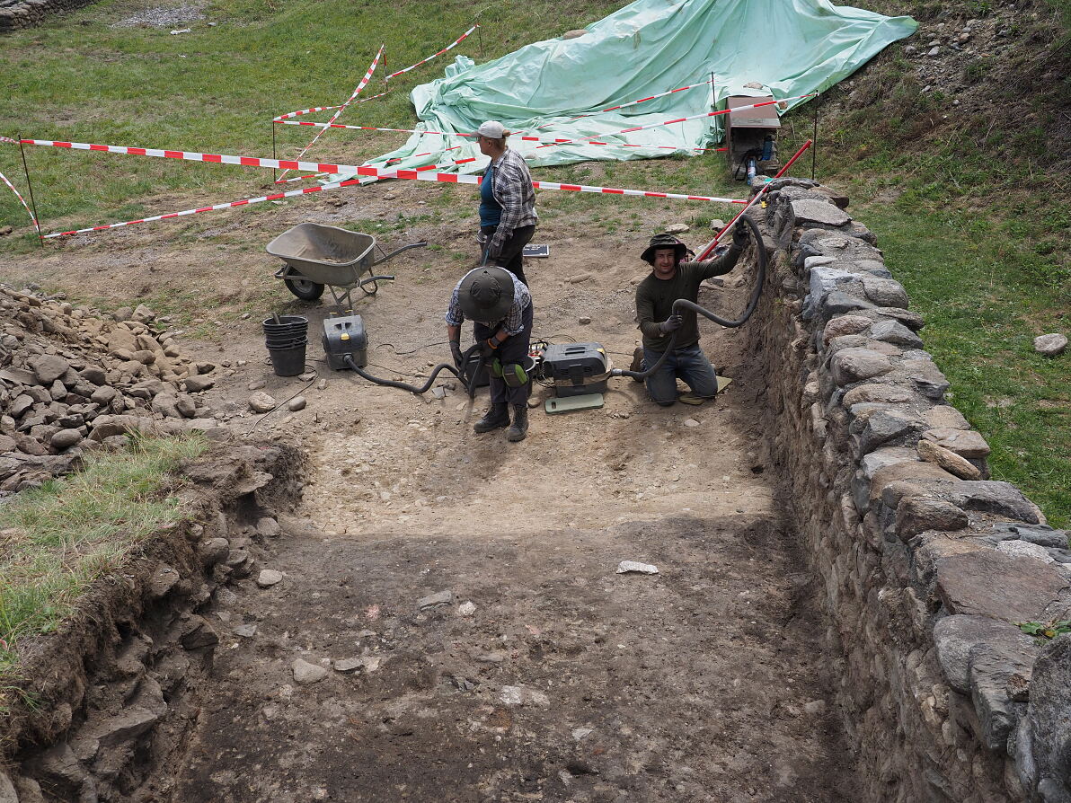 Ausgrabungsarbeiten2_c_UniIBK_InstitutArchaeologie
