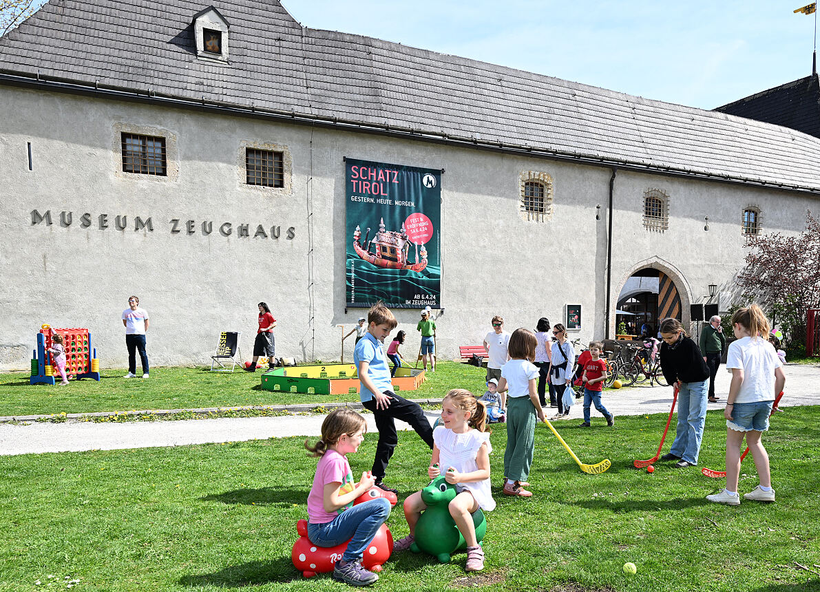 Zeughausfest anlässlich der Eröffnung der Ausstellung Schatz Tirol
