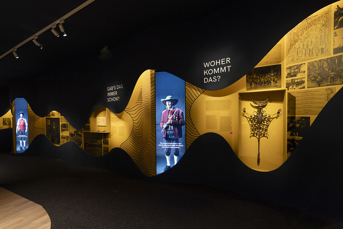Einblicke in die Ausstellung: Was Blasmusik sein kann.