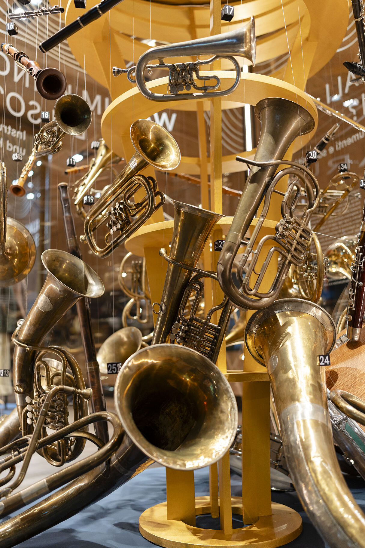 Einblicke in die Ausstellung: Was Blasmusik sein kann.